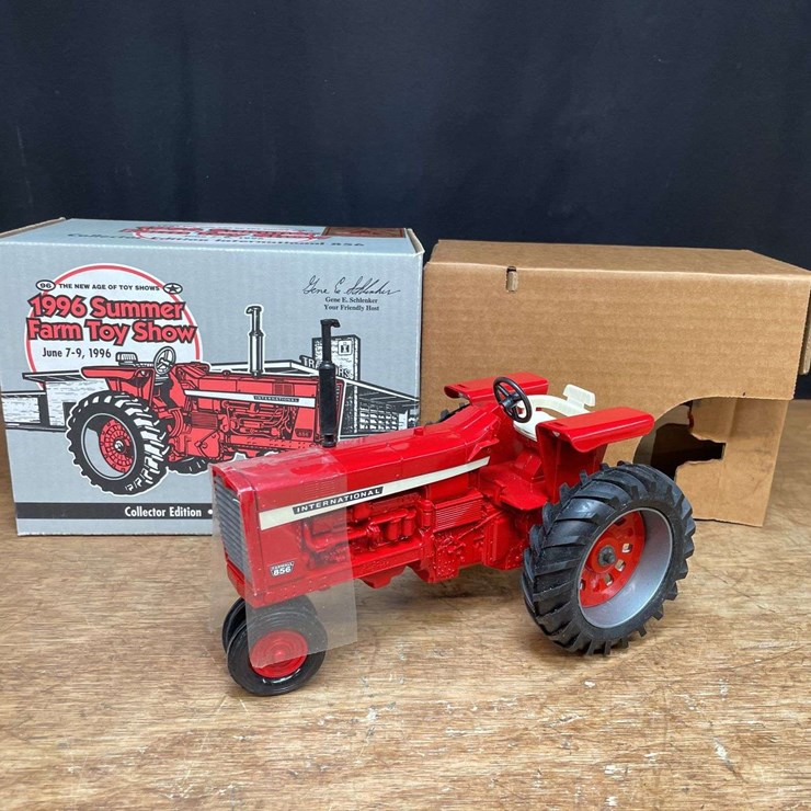 1/16 IH 856 1996 SFTS NIB Ertl
