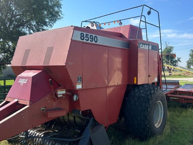 2001-case-ih-8590-image-3