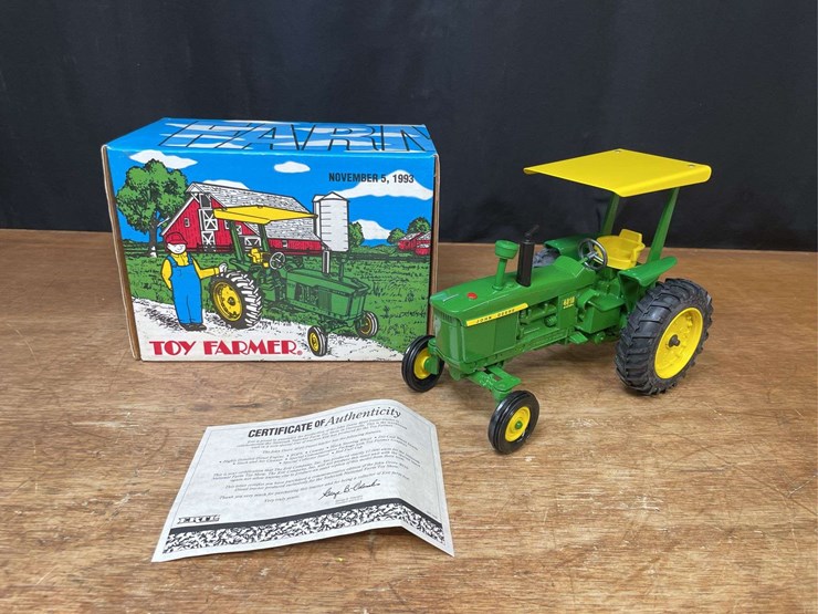1/16-john-deere-4010-1993-nfts-nib-ertl-image-1