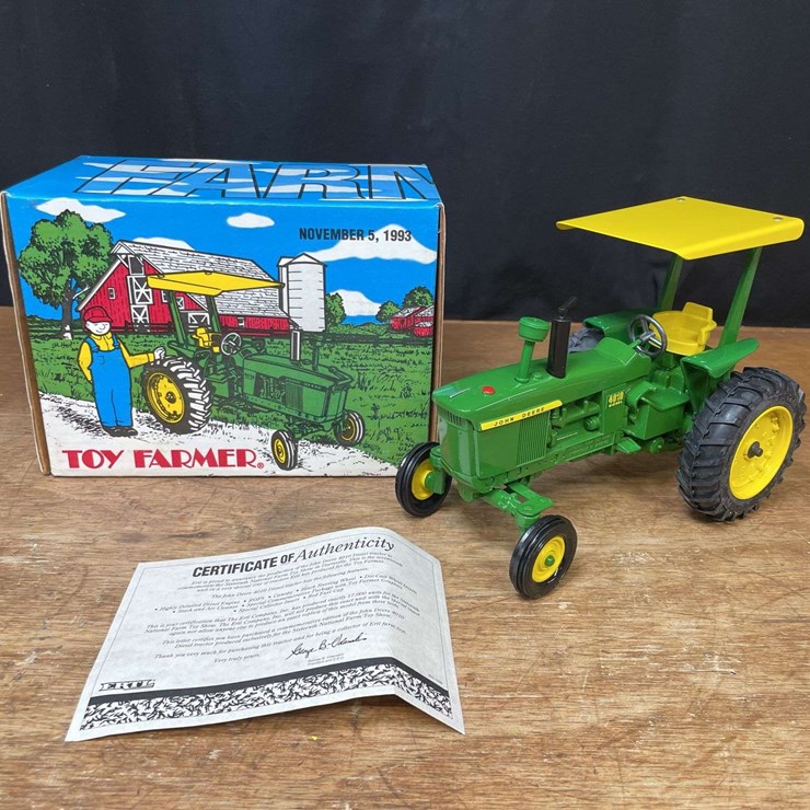 1/16 John Deere 4010 1993 NFTS NIB Ertl