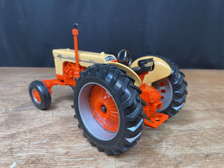1/16-case-800-1990-nfts-nib-ertl-image-6