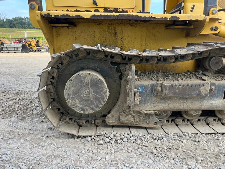 new-holland-d70-crawler-dozer-image-17