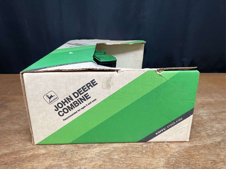 1/24-scale-john-deere-titan-ii-combine-nib-ertl-image-7