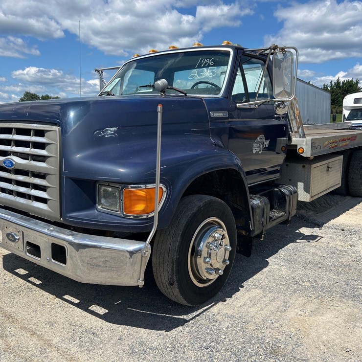 1996 FORD F800
