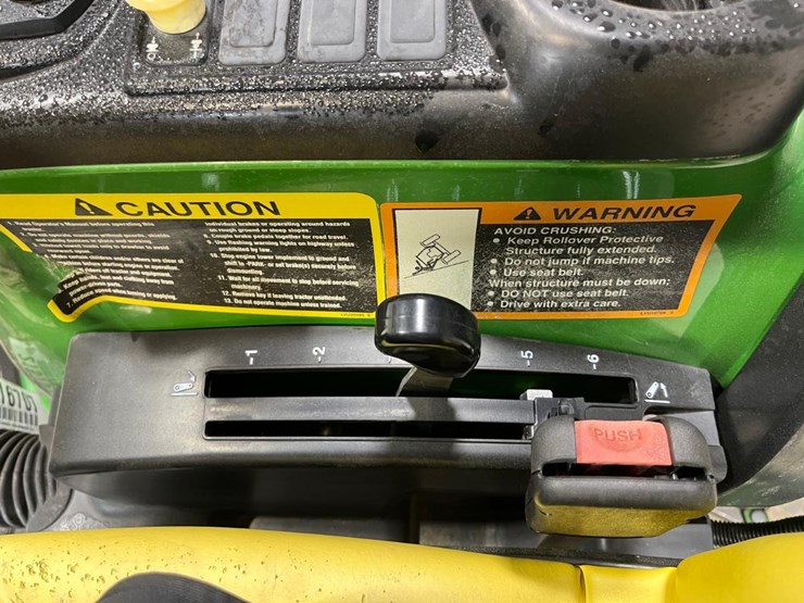 john-deere-3046r-image-30