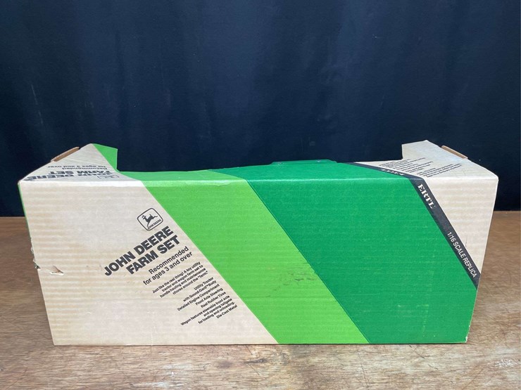 1/16-john-deere-2550-+-wagon-set-nib-ertl-image-6