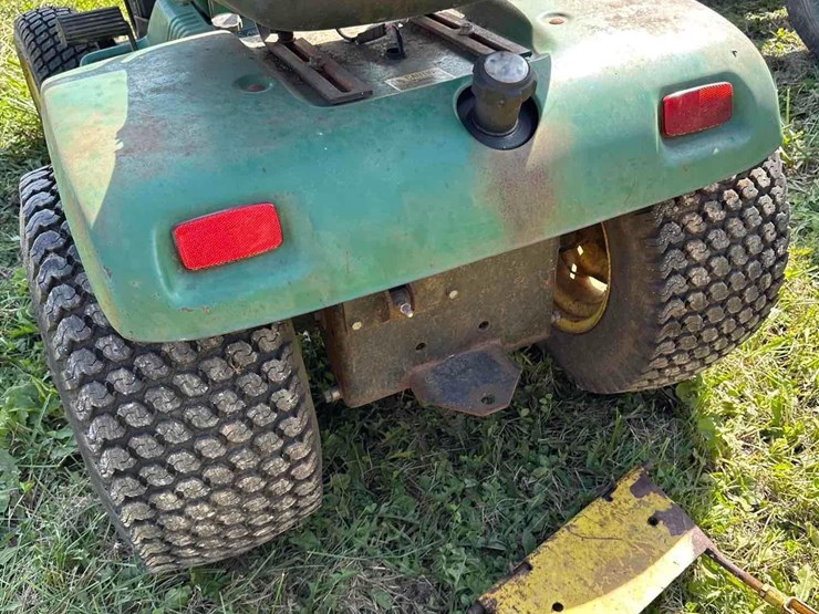 john-deere-210-image-7