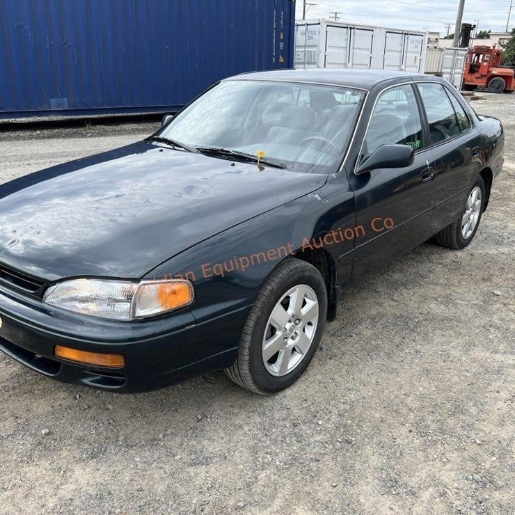 1995 Toyota Camry LE Sedan