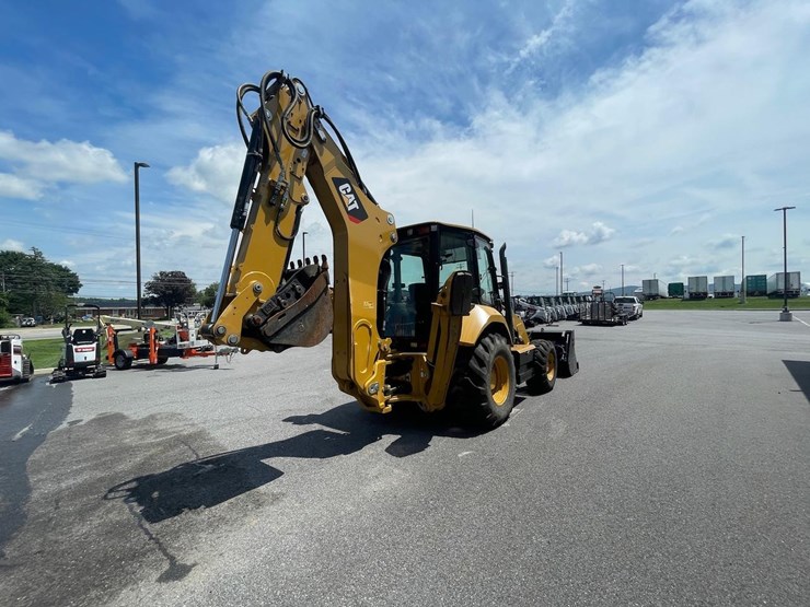 2019-caterpillar-440-image-5