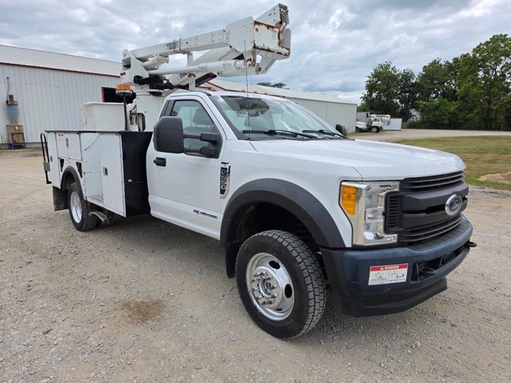 2017-ford-f550-image-10