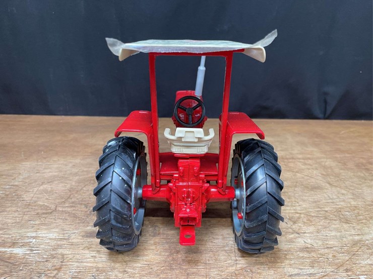 1/16-ih-756-1996-farm-show-nib-ertl-image-6