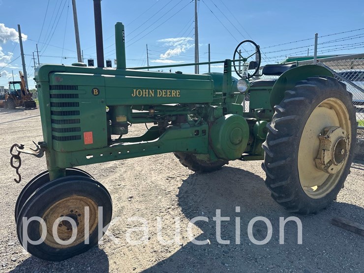 john-deere-b-image-3