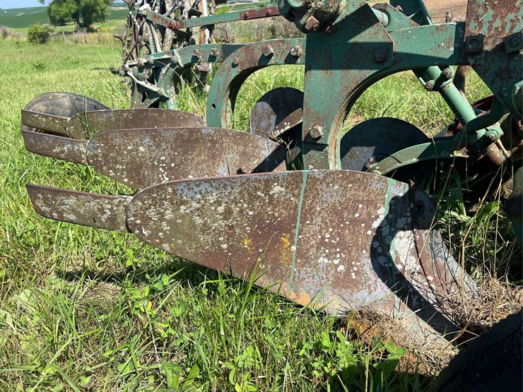 oliver-3-bottom-plow-image-16