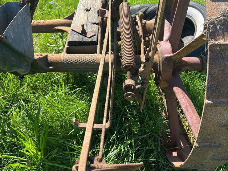 oliver-horse-drawn-sickle-mower-image-14
