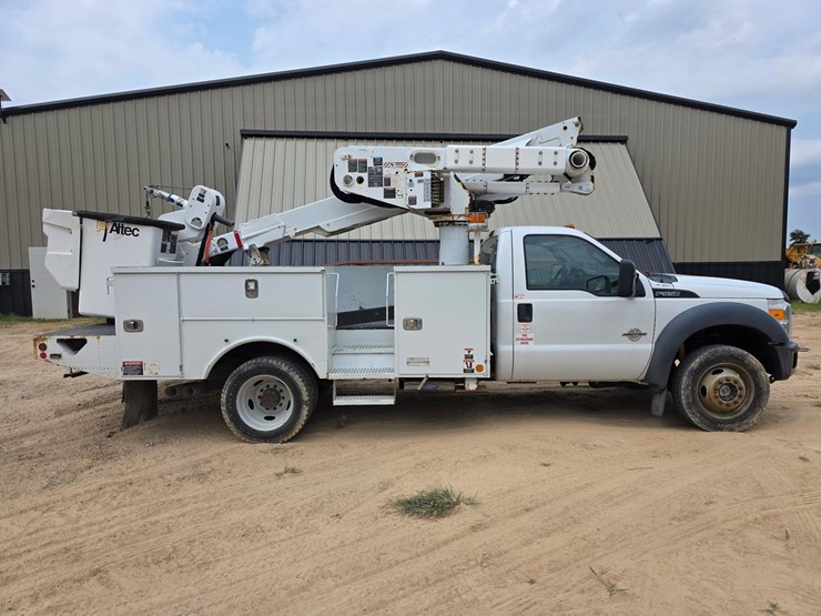 2015-ford-f550-image-21