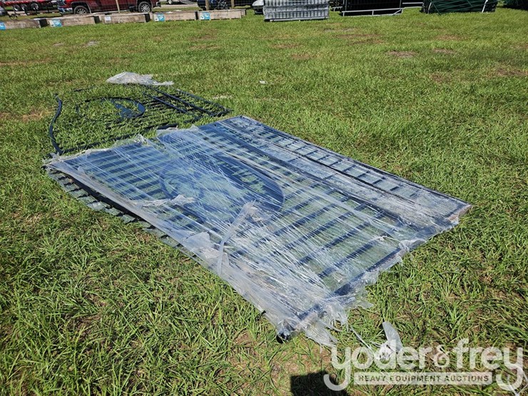 unused-20'-steel-gates-w/-deer-design-image-5