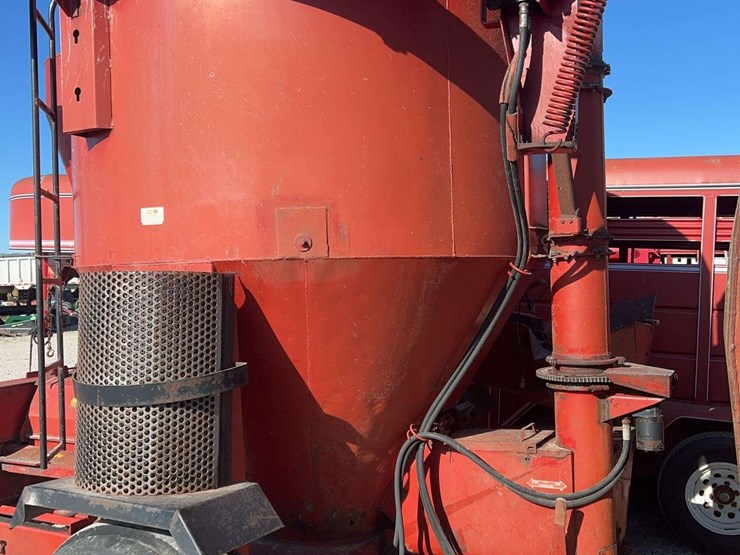 case-ih-1350-image-10