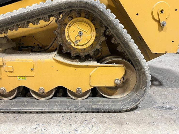 2020-caterpillar-259d3-image-15