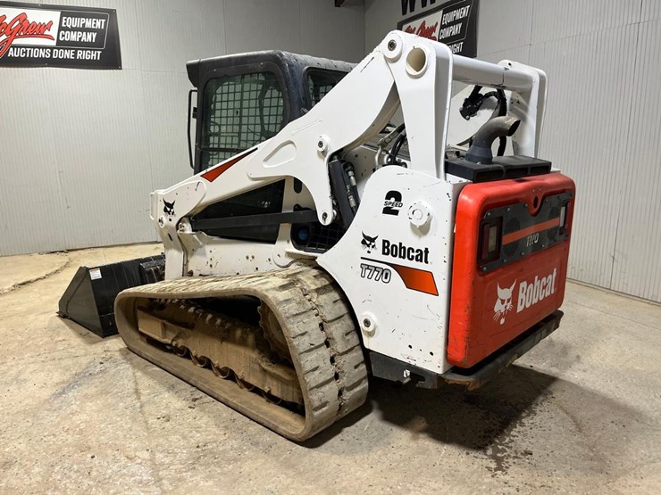 2022-bobcat-t770-image-3