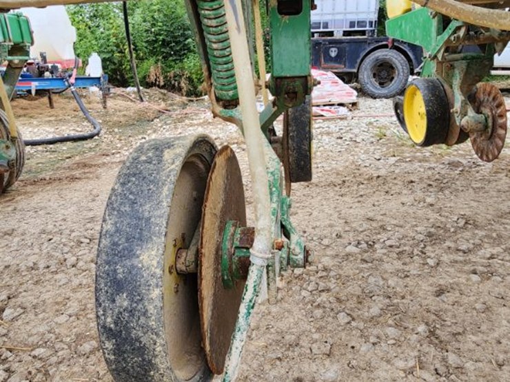 john-deere-7200-image-6