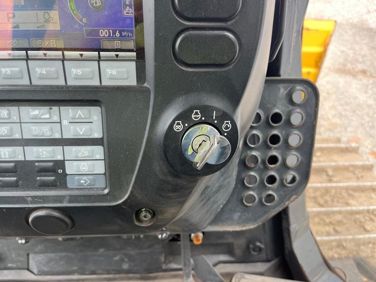 2021-komatsu-d51px-24-image-28