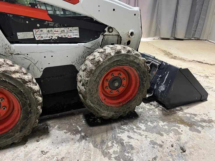2022-bobcat-s590-image-16