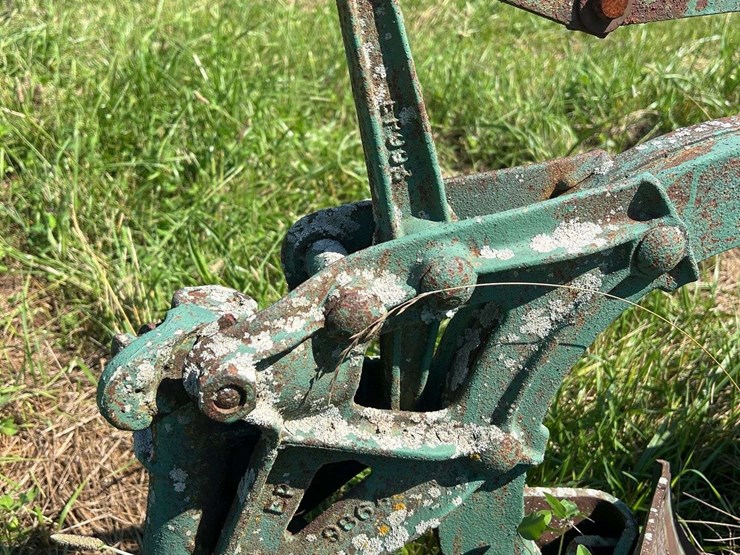 oliver-3-bottom-plow-image-19