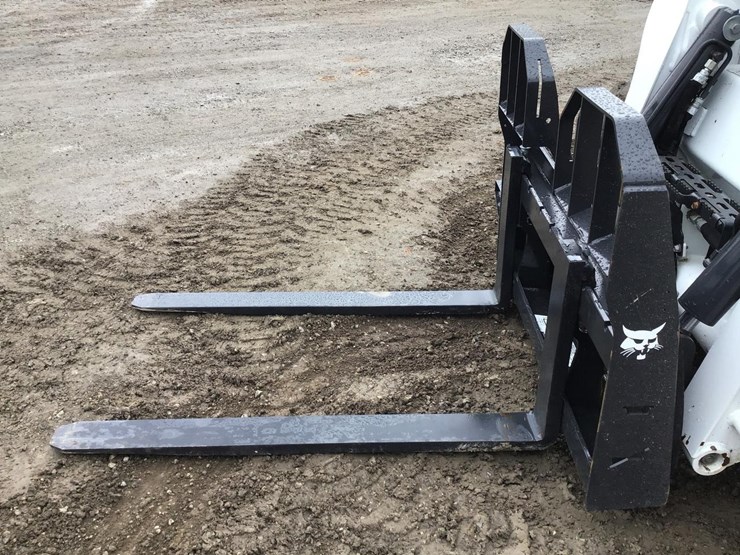 bobcat-48"-heavy-duty-skid-steer-pallet-forks-image-5