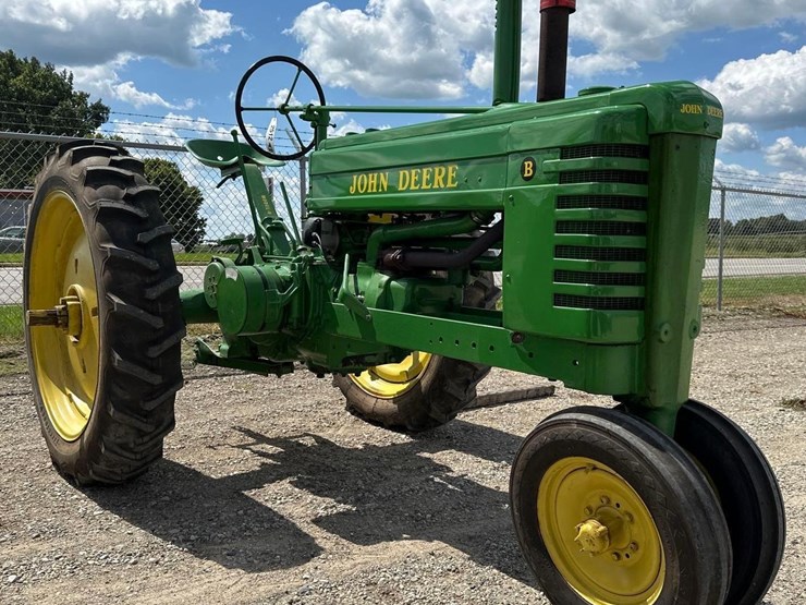 john-deere-b-image-1