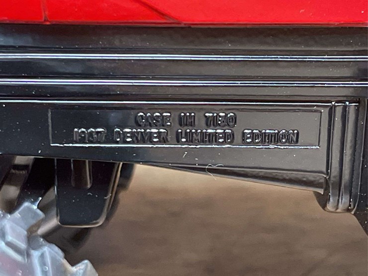 1/16-case-ih-magnum-7130-1987-denver-nib-ertl-image-5