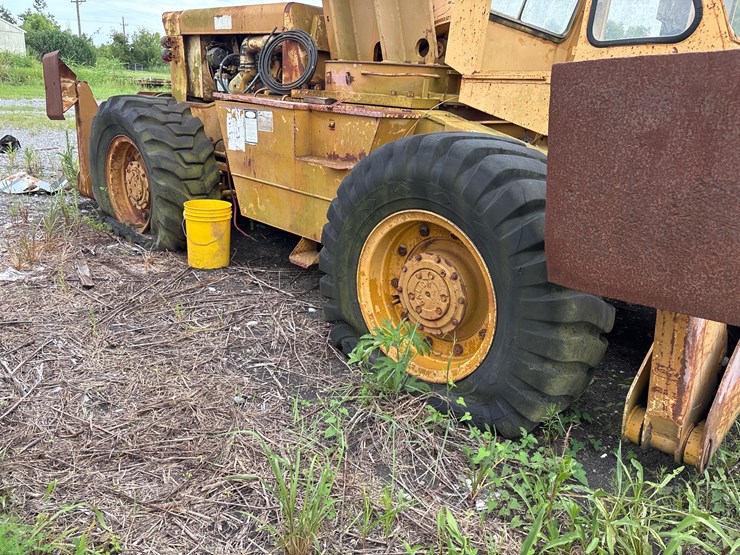 #12-•-galion-150f-15-ton-rough-terrain-crane-image-11