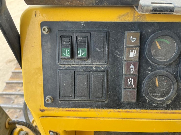 new-holland-d70-crawler-dozer-image-25