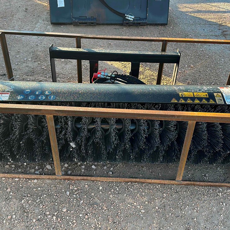 SKID STEER BROOM ATTACHMENT