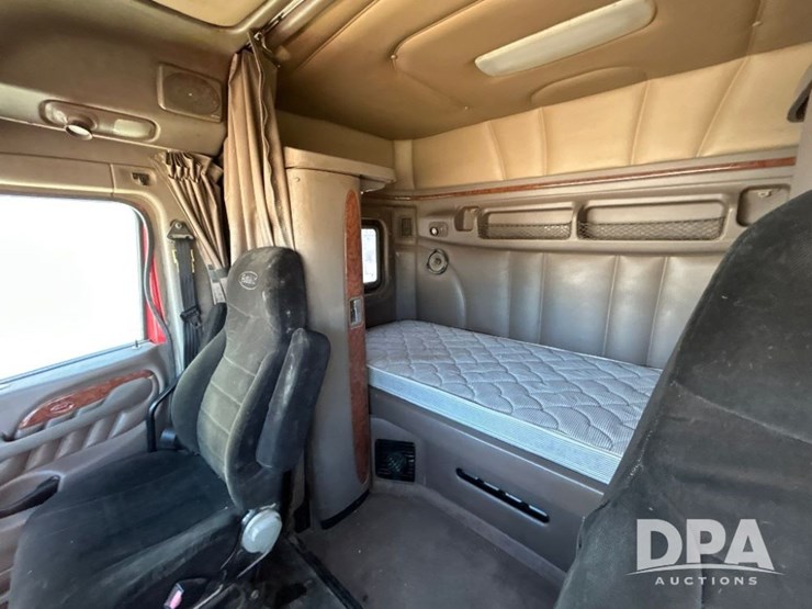 2007-peterbilt-387-image-68