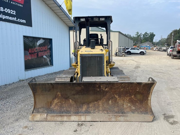 new-holland-d70-crawler-dozer-image-8