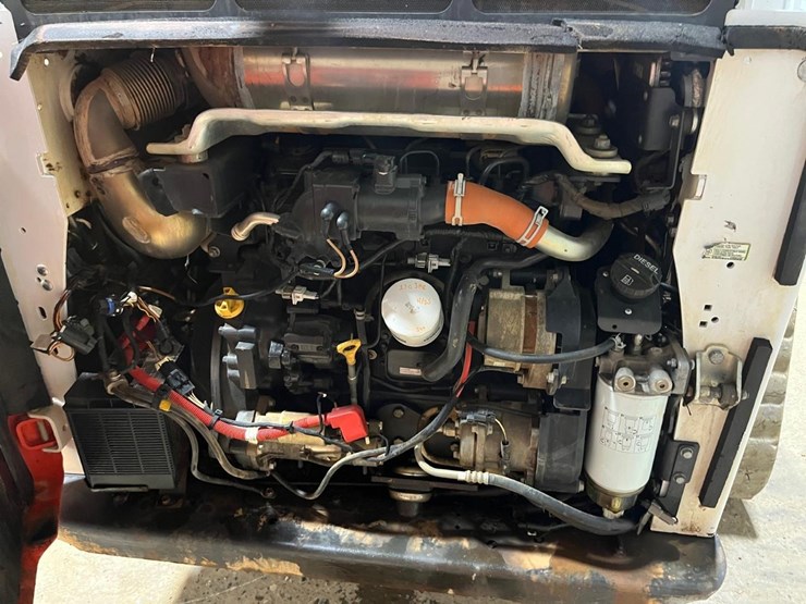 2022-bobcat-t770-image-16