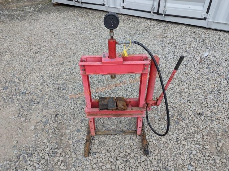 hyrdraulic-press-image-2