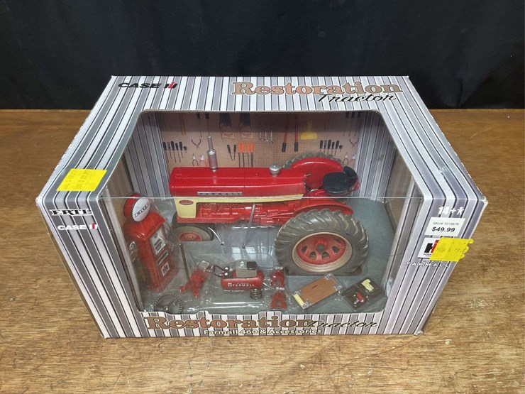1/16-farmall-460-restoration-nib-ertl-image-3