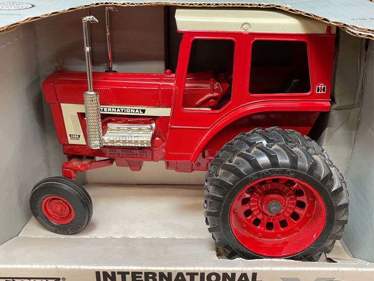 1/16-ih-1468-nib-ertl-image-2