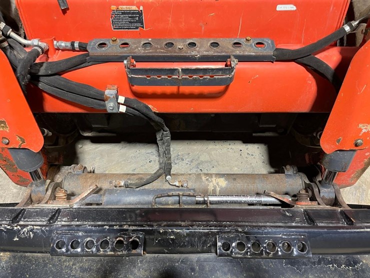 2022-kubota-ssv65-image-10