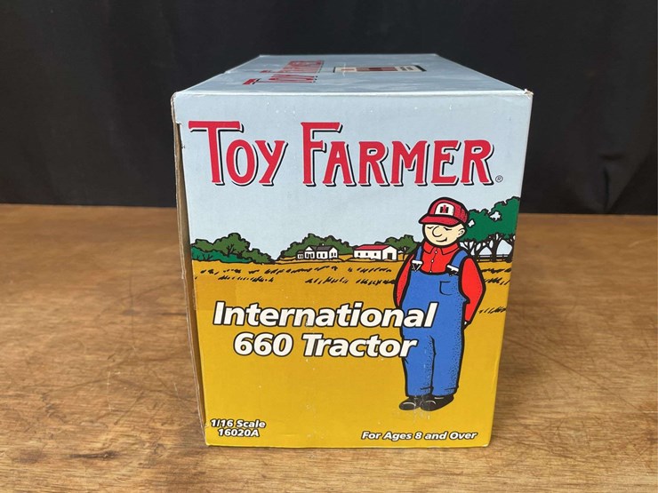 1/16-ih-660-1999-nfts-nib-ertl-image-19