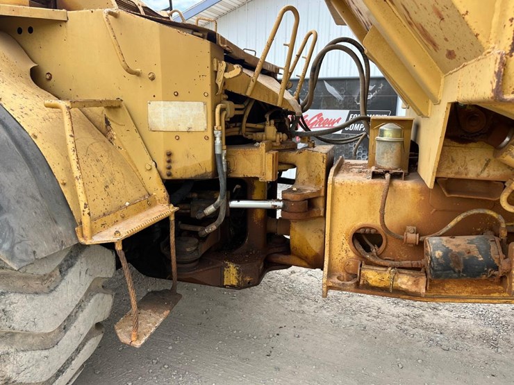 caterpillar-d25d-image-11