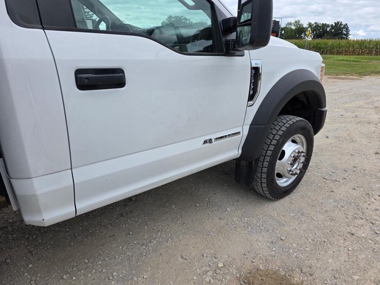 2017-ford-f550-image-15