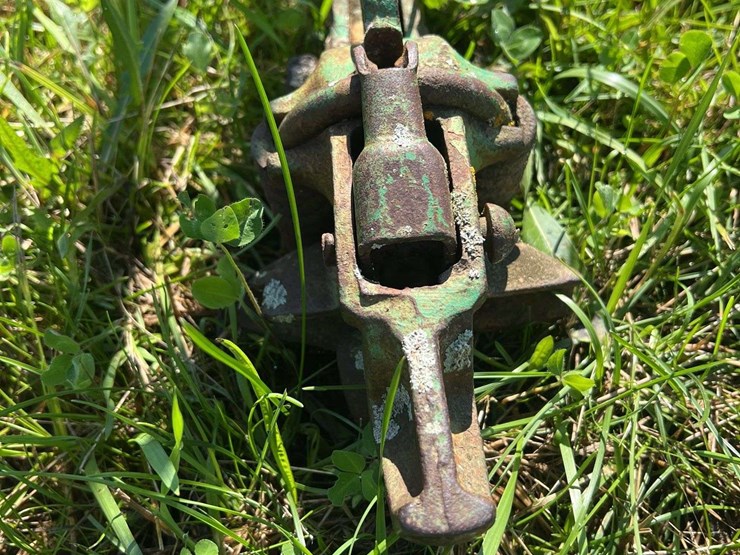 oliver-1-bottom-plow-image-19