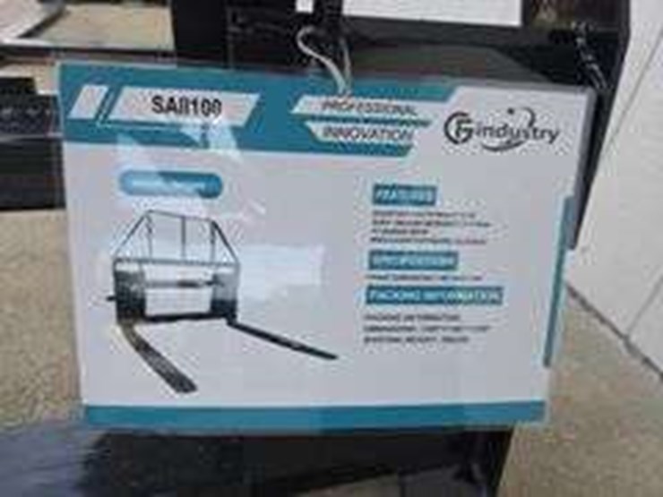 skid-steer-adjustable-pallet-fork,-model-sa11100-image-3