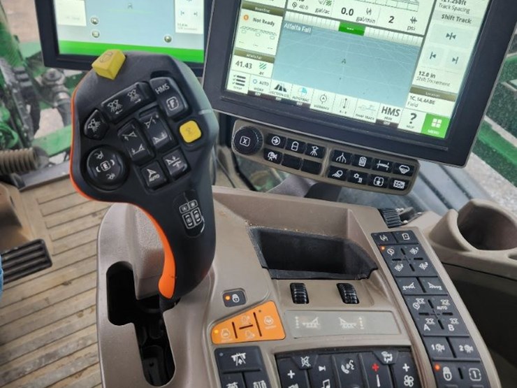 2023-john-deere-616r-image-19