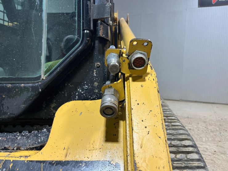 caterpillar-267b-image-11
