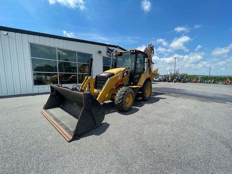 2019-caterpillar-440-image-2