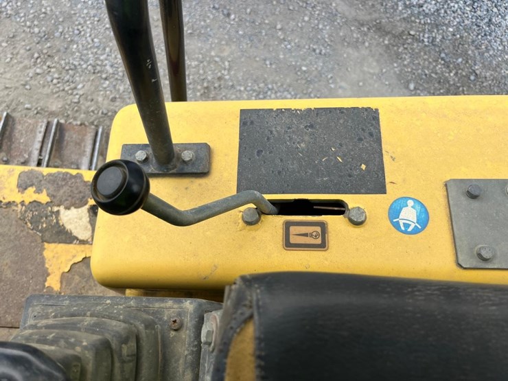 new-holland-d70-crawler-dozer-image-31