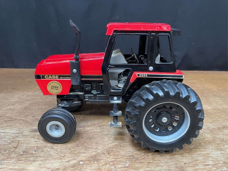 1/16-case-ih-2594-1985-collector-nib-ertl-image-3